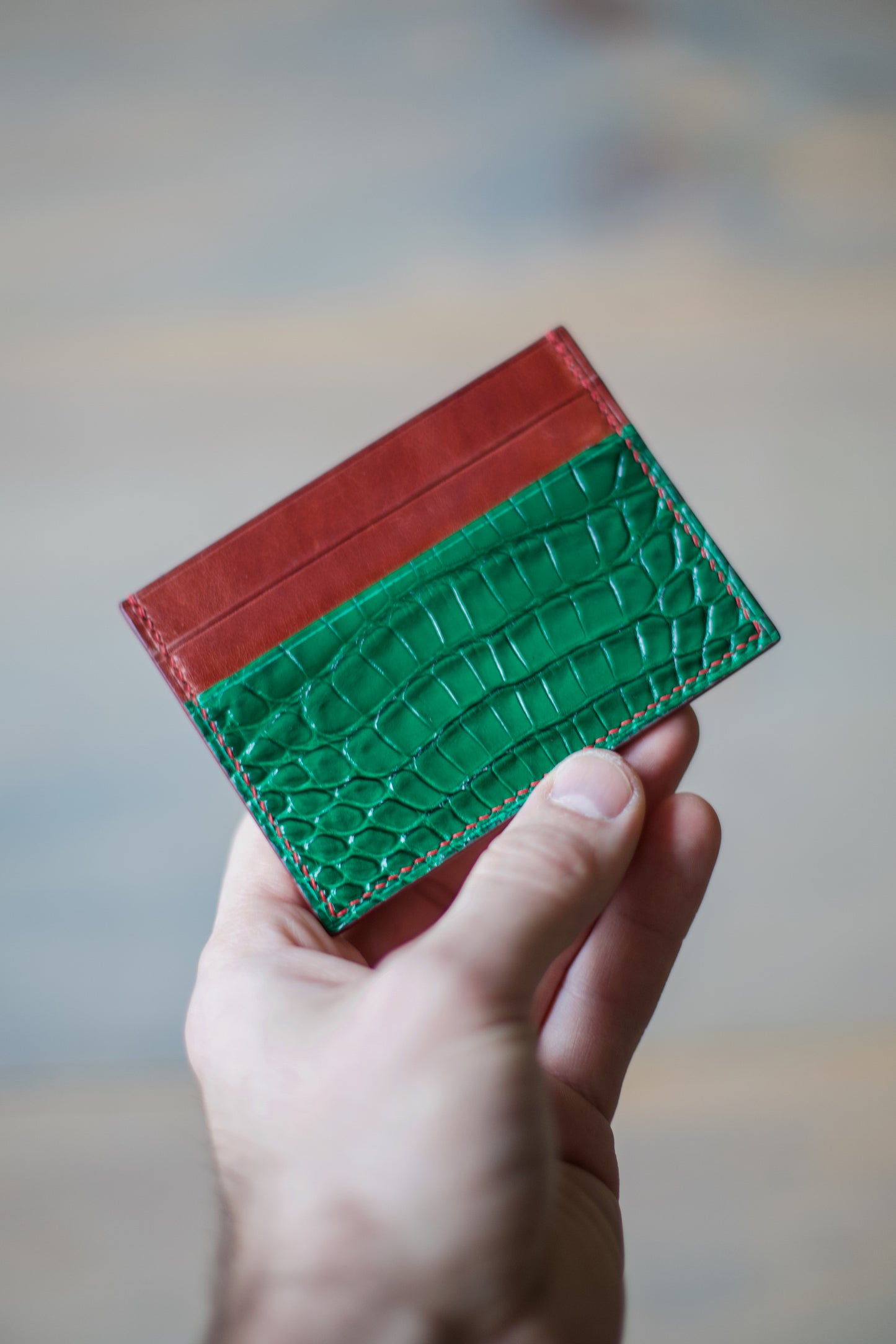 5 POCKET CARDHOLDER (green alligator/ red veg tan)