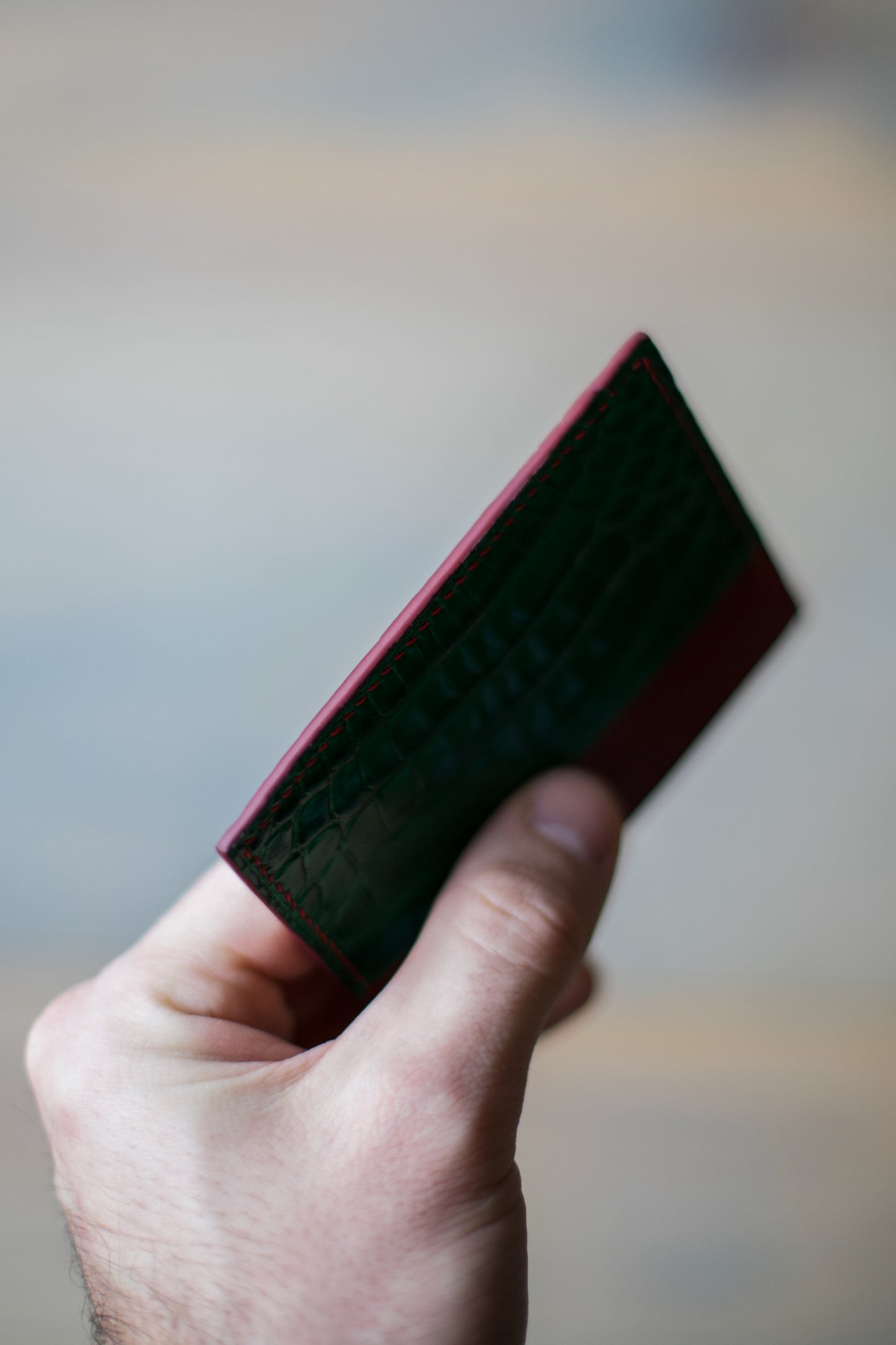 5 POCKET CARDHOLDER (green alligator/ red veg tan)