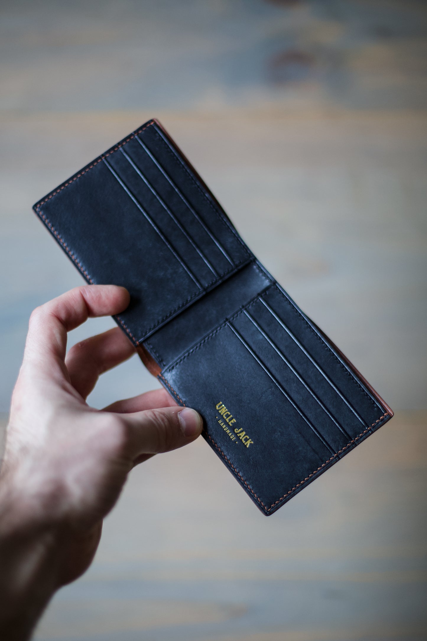 6 SLOT BIFOLD (whiskey/ black maya leather)