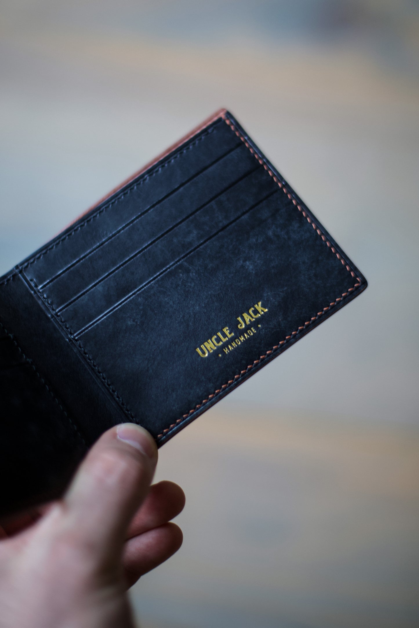 6 SLOT BIFOLD (whiskey/ black maya leather)