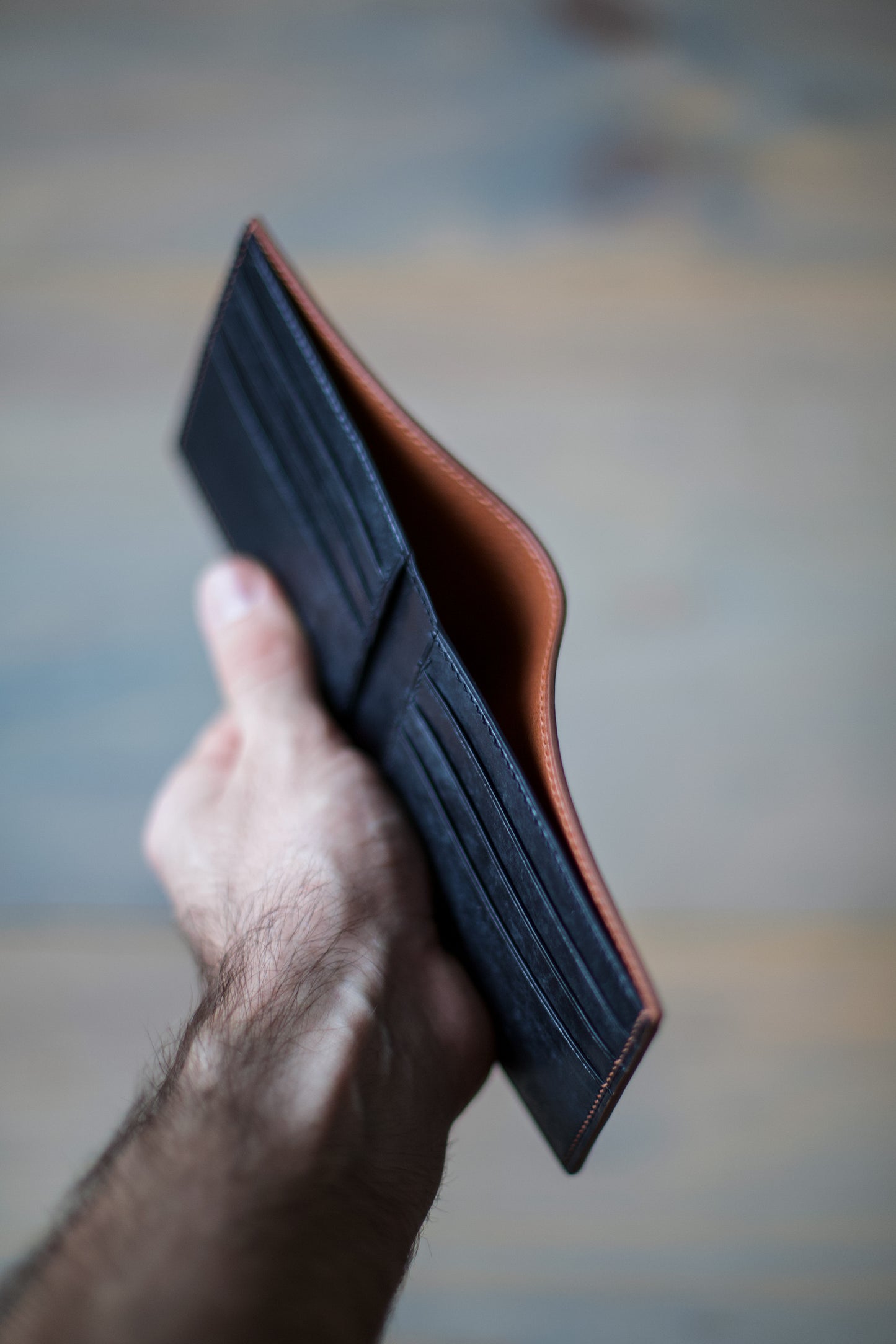 6 SLOT BIFOLD (whiskey/ black maya leather)