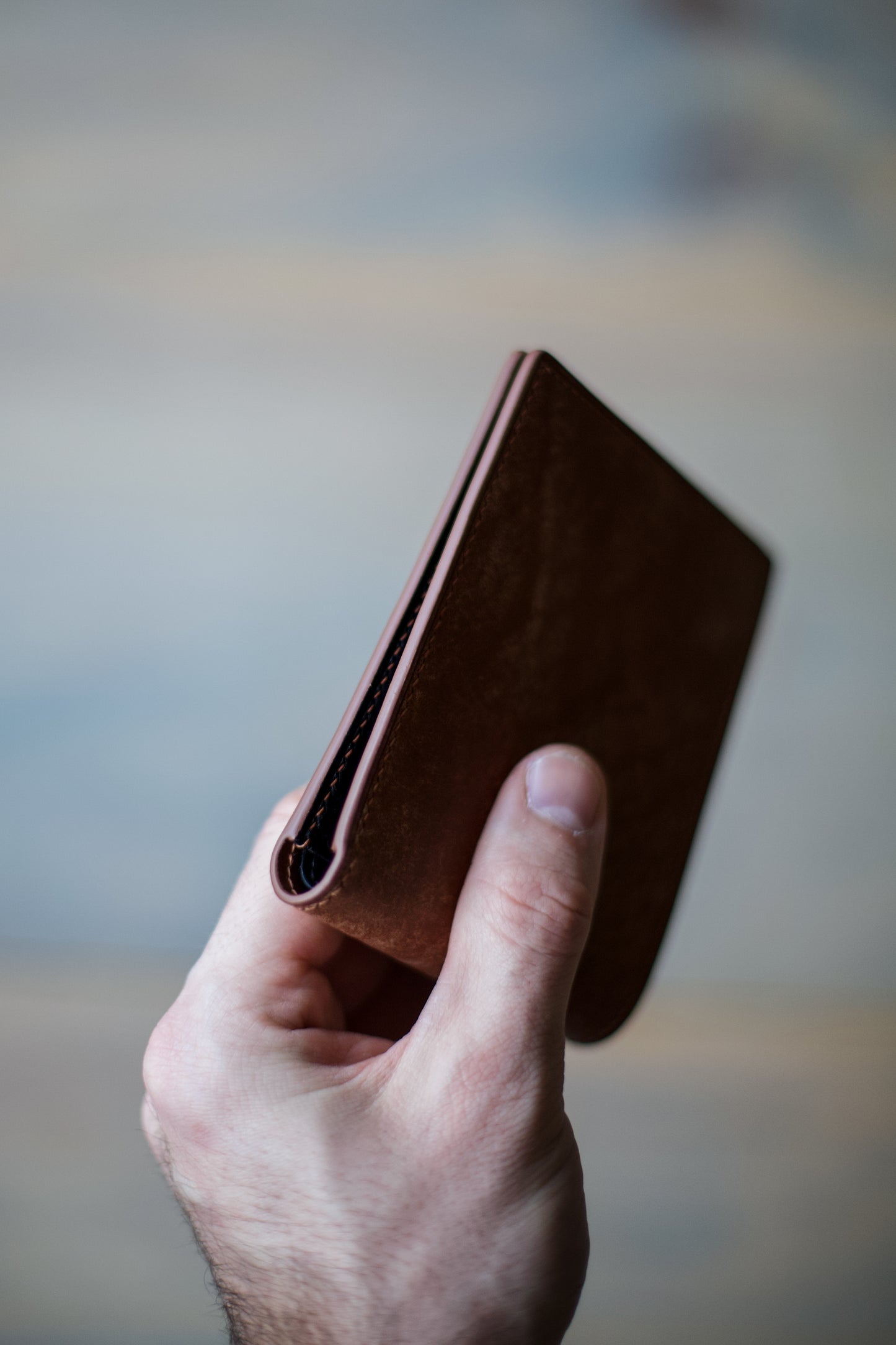 6 SLOT BIFOLD (whiskey/ black maya leather)