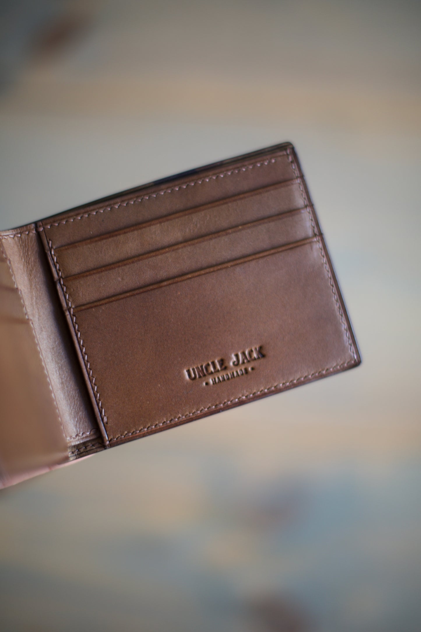 6 SLOT BIFOLD (chocolate alligator/ walnut veg tan)