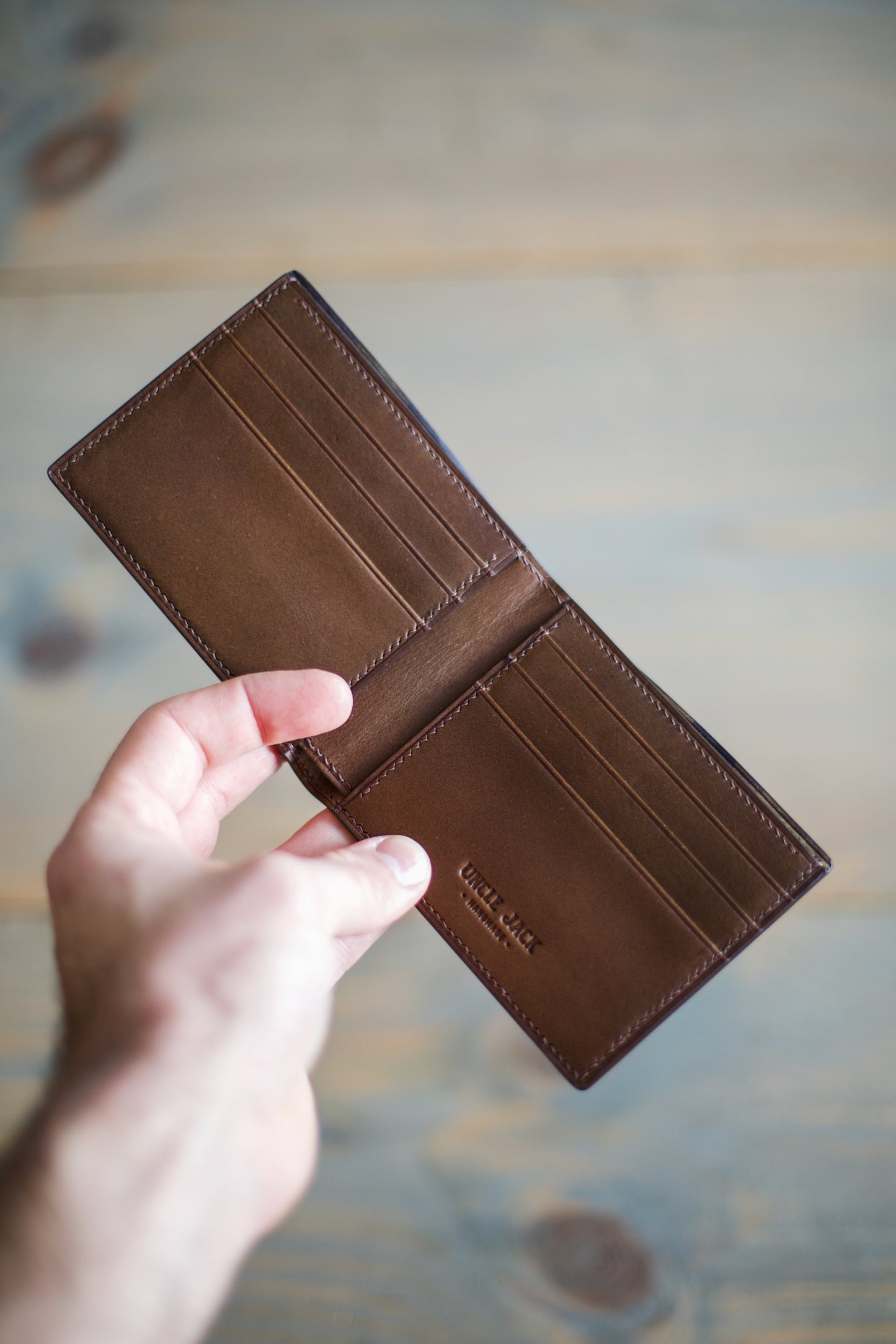 6 SLOT BIFOLD (chocolate alligator/ walnut veg tan)