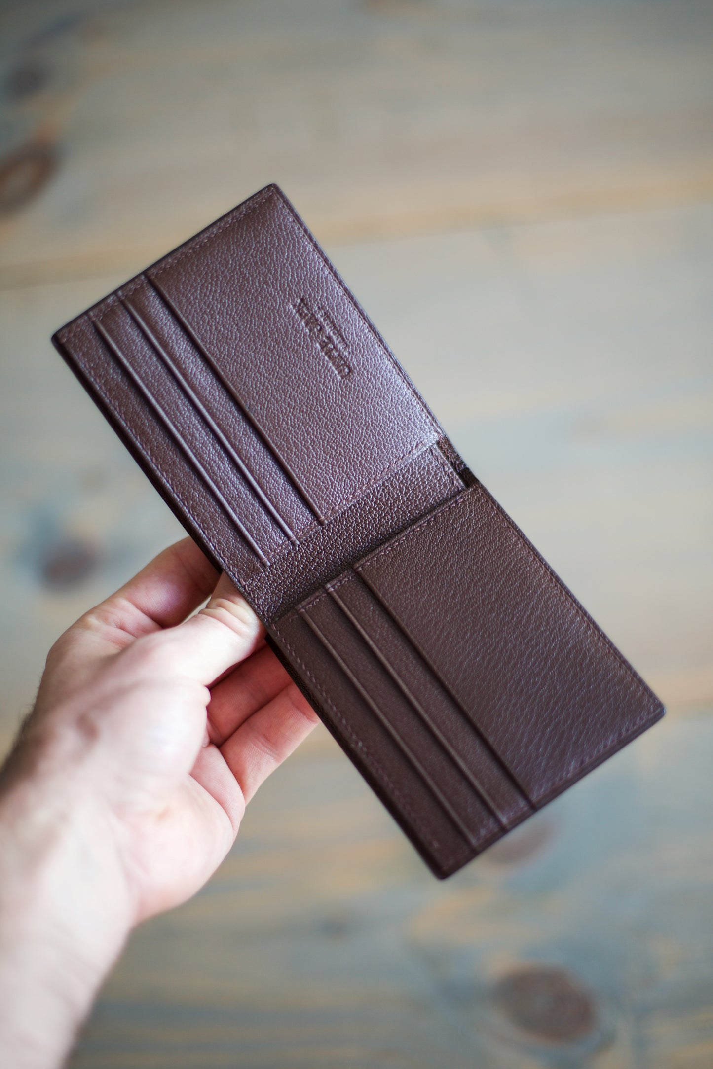 6 SLOT BIFOLD (brown stingray/ goat leather)