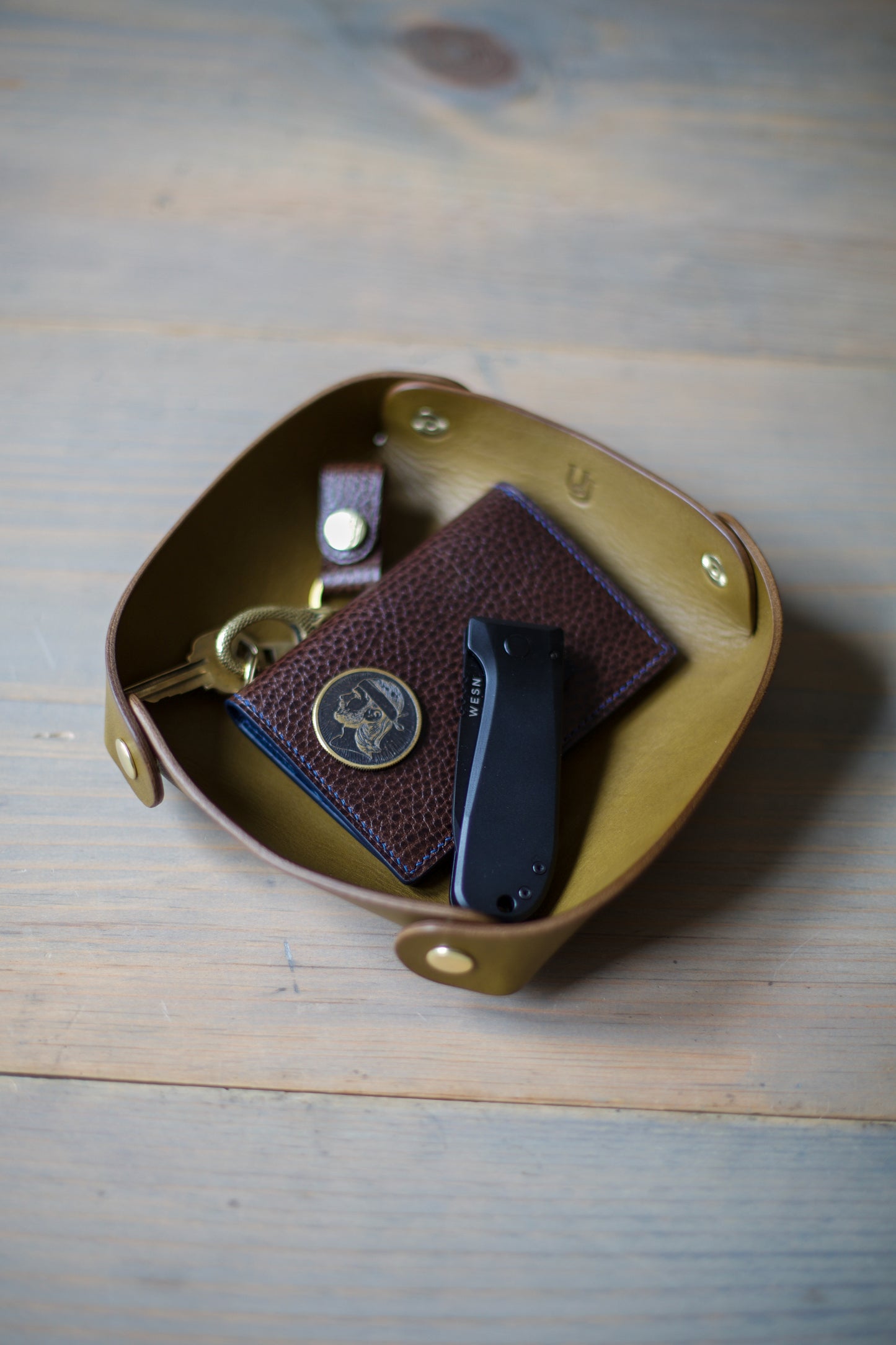 VALET TRAY (olive leather)