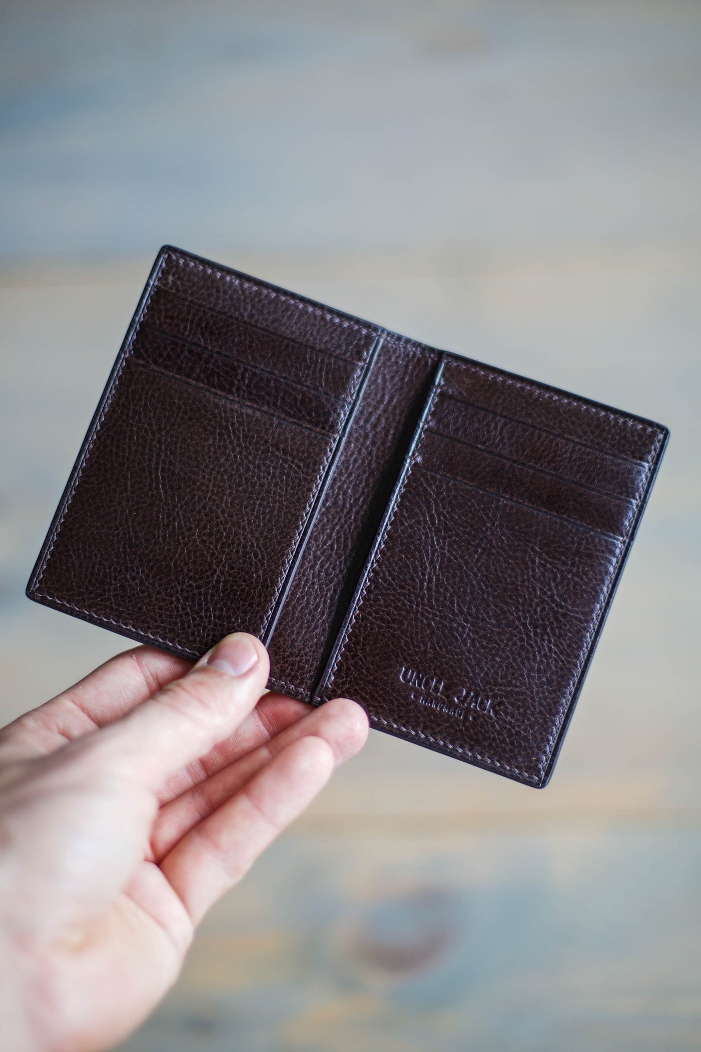 6 SLOT BIFOLD (brown veg tan/ bronze lizard leather)