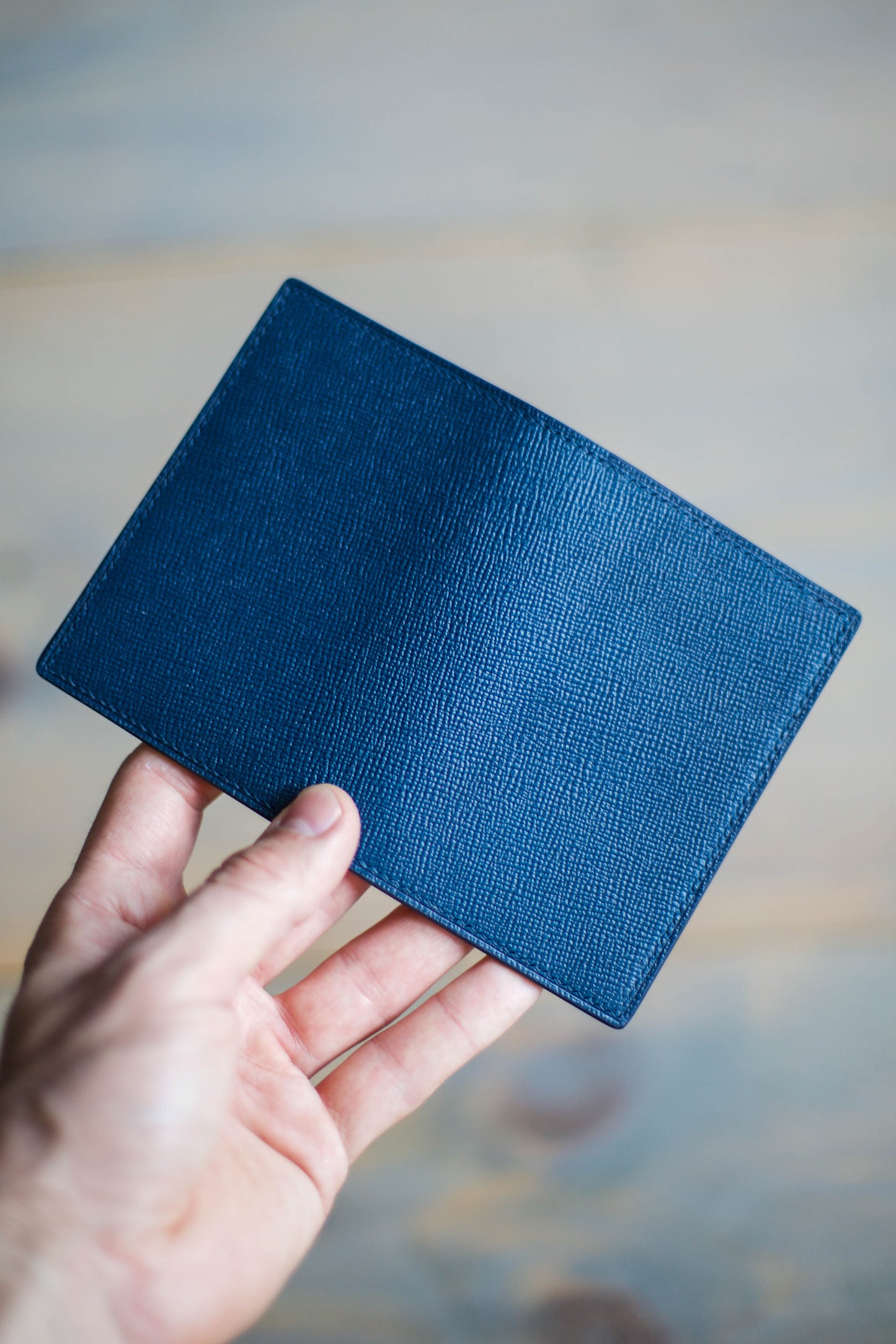 6 SLOT BIFOLD (blue saffiano leather)