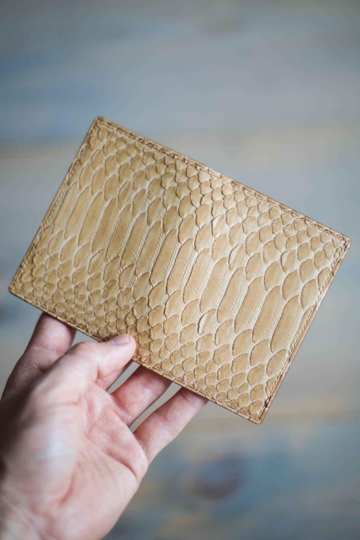 6 SLOT BIFOLD (whiskey dollaro/ natural python leather)