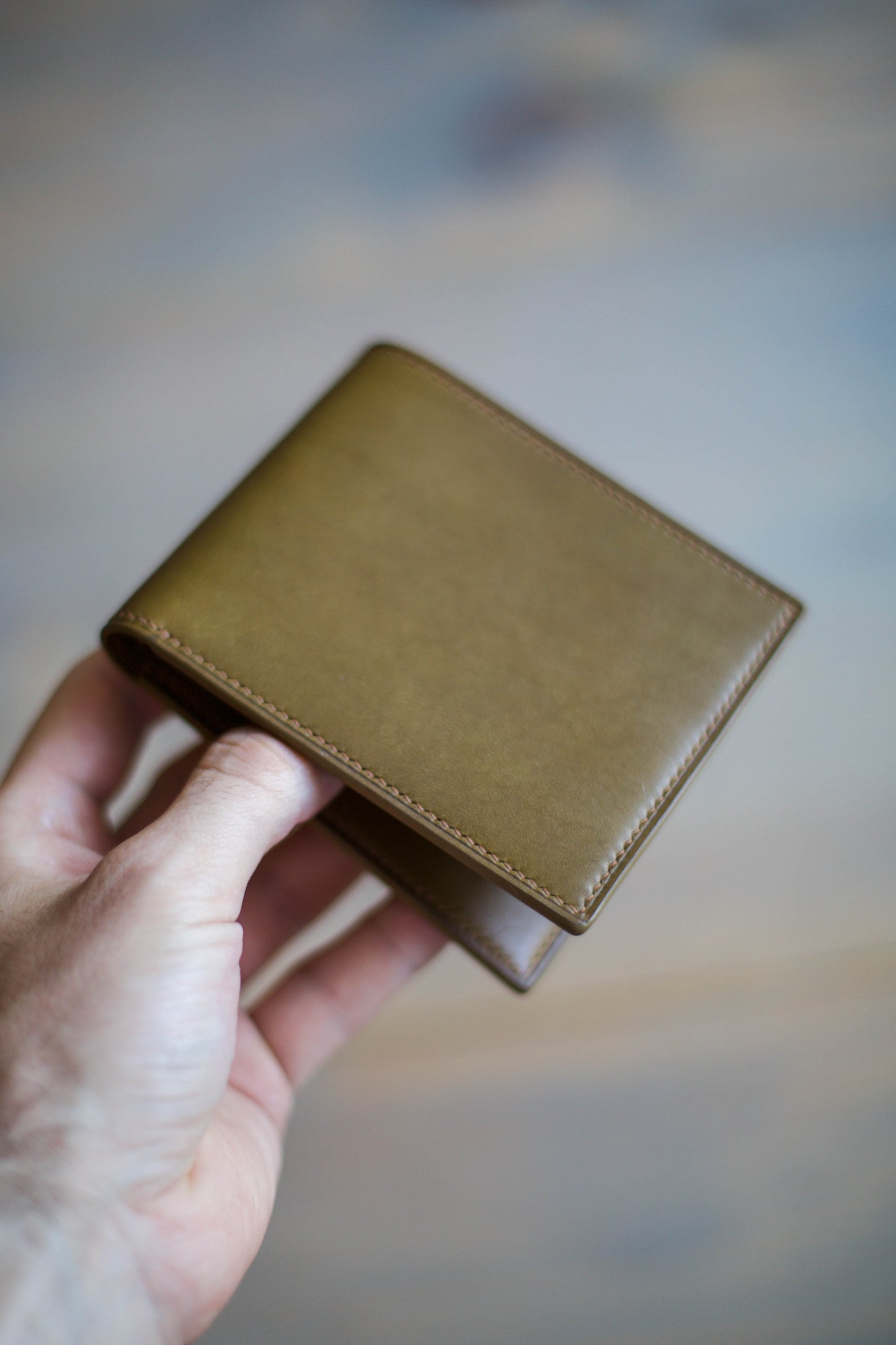 6 SLOT BIFOLD (olive green veg tan leather)