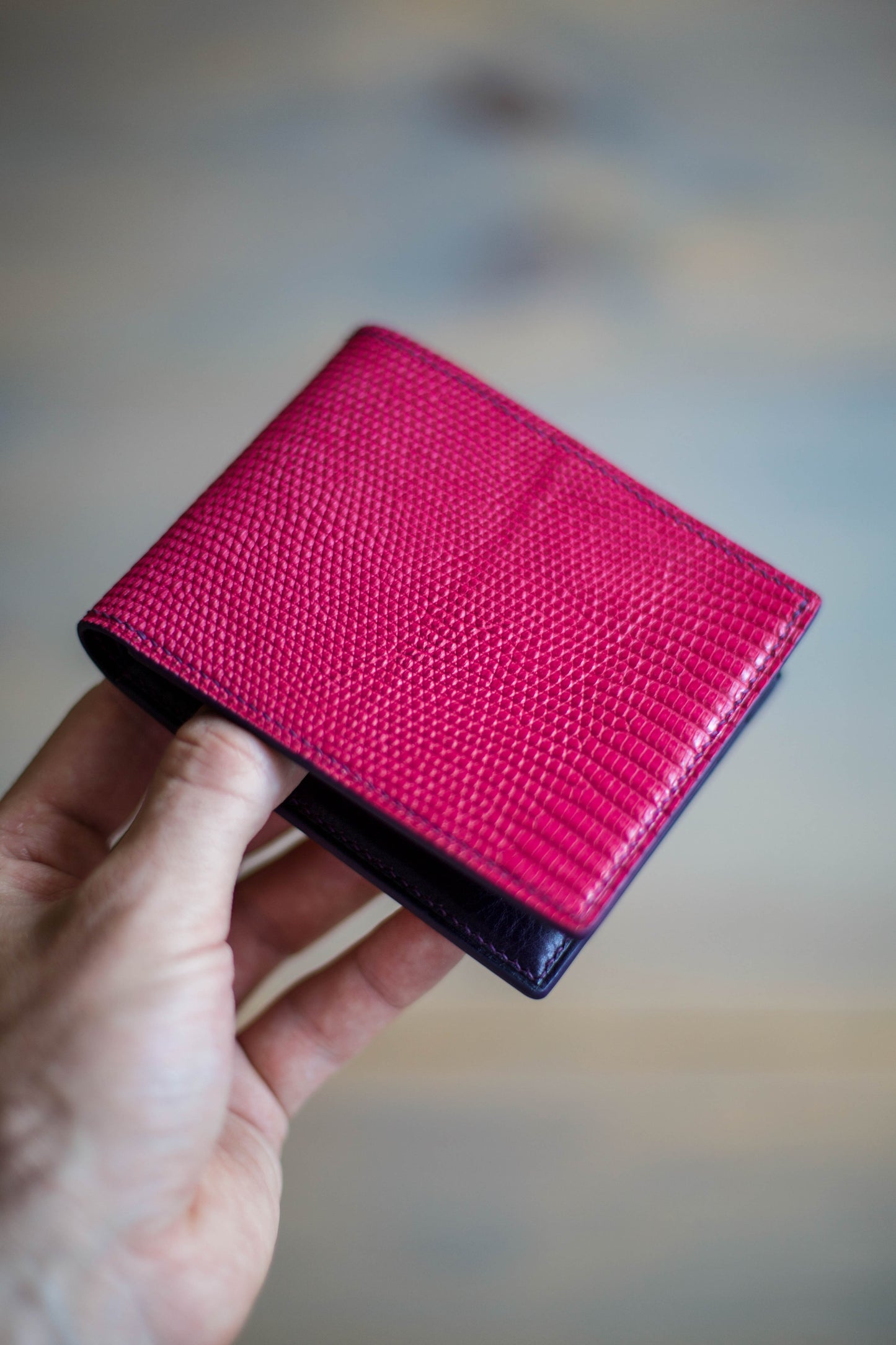 6 SLOT BIFOLD (purple veg tan/ magenta lizard leather)