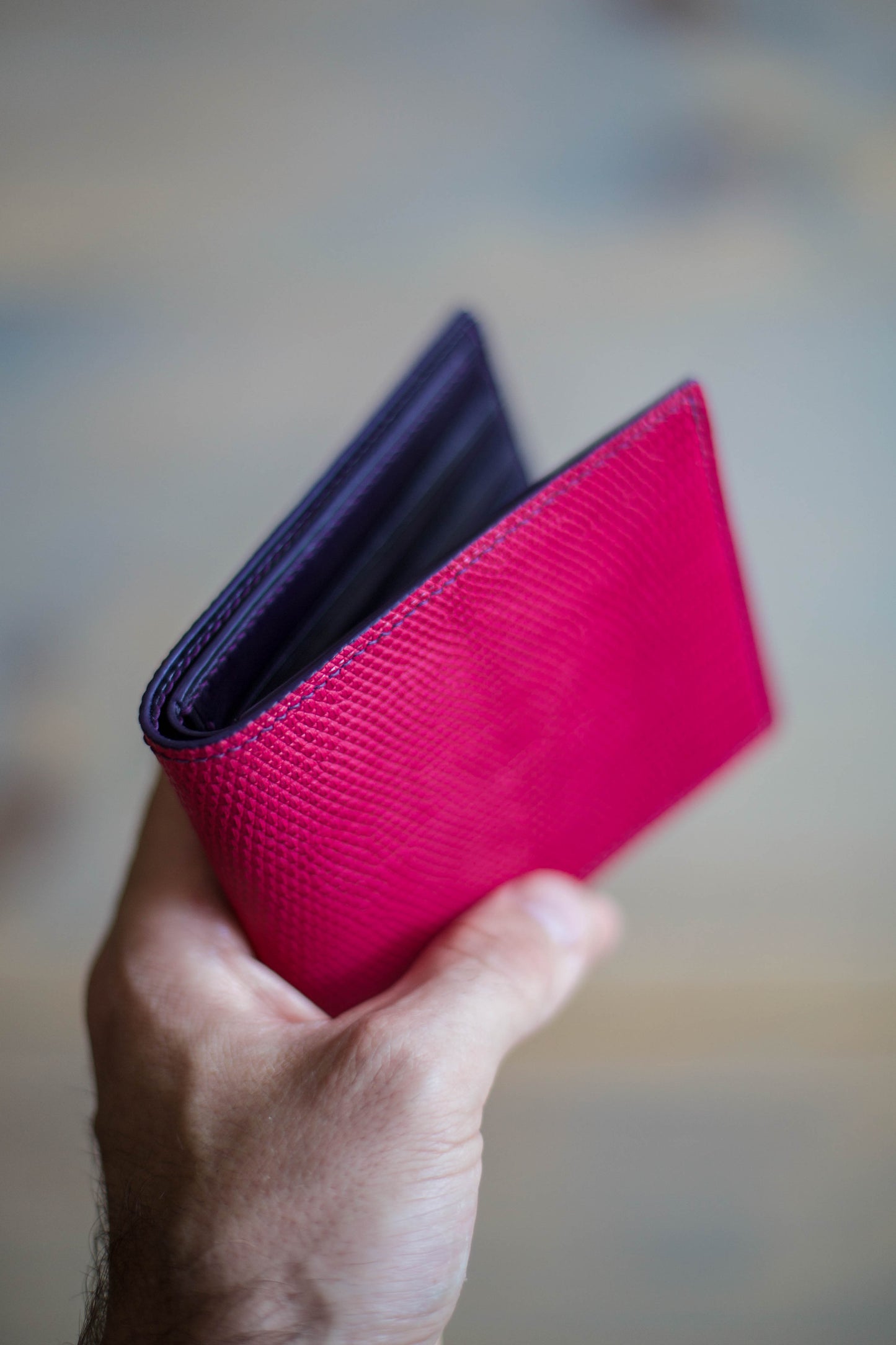 6 SLOT BIFOLD (purple veg tan/ magenta lizard leather)