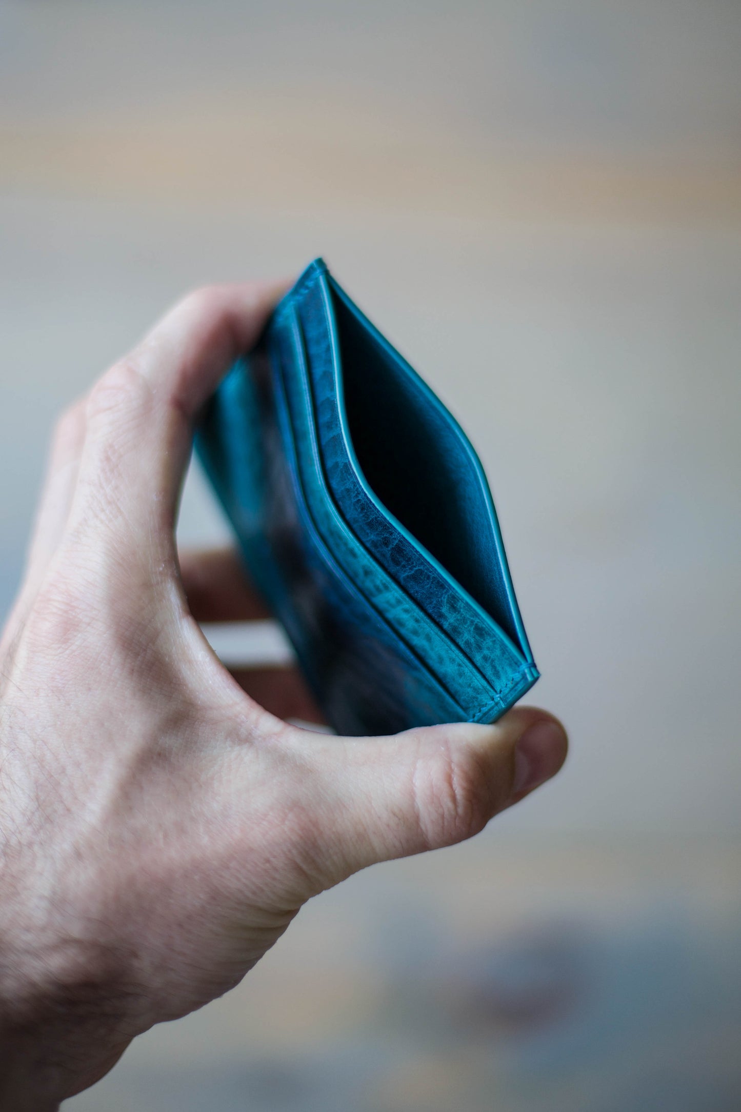 5 POCKET CARDHOLDER (blue camo veg tan leather)