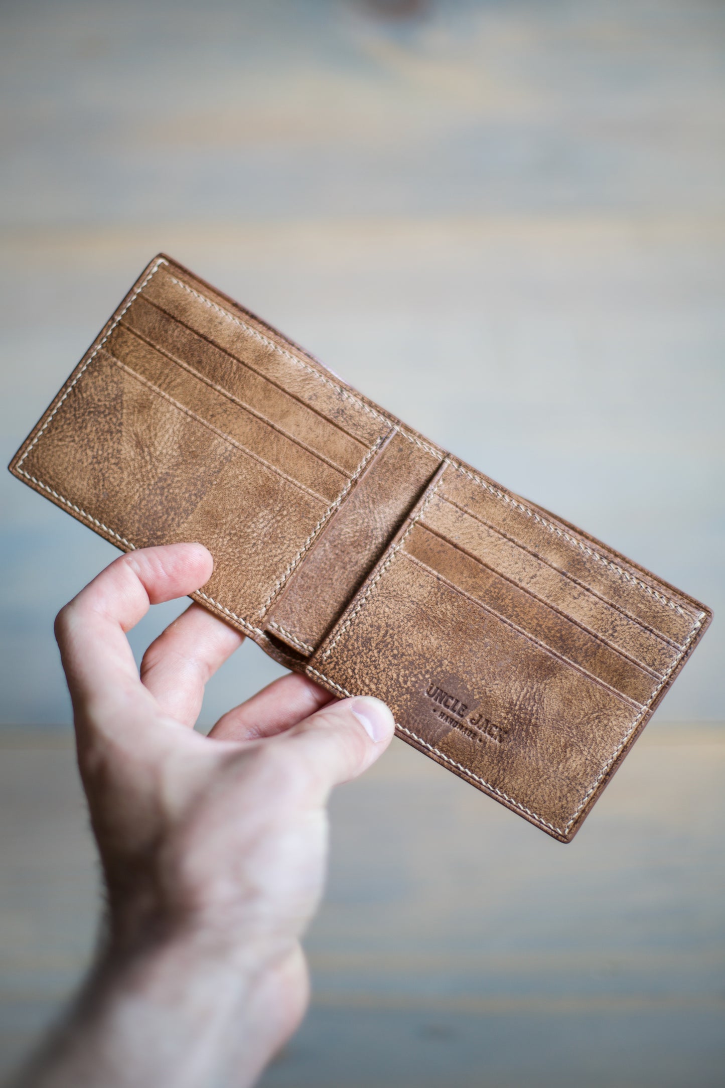 6 SLOT BIFOLD (brown Martina leather)