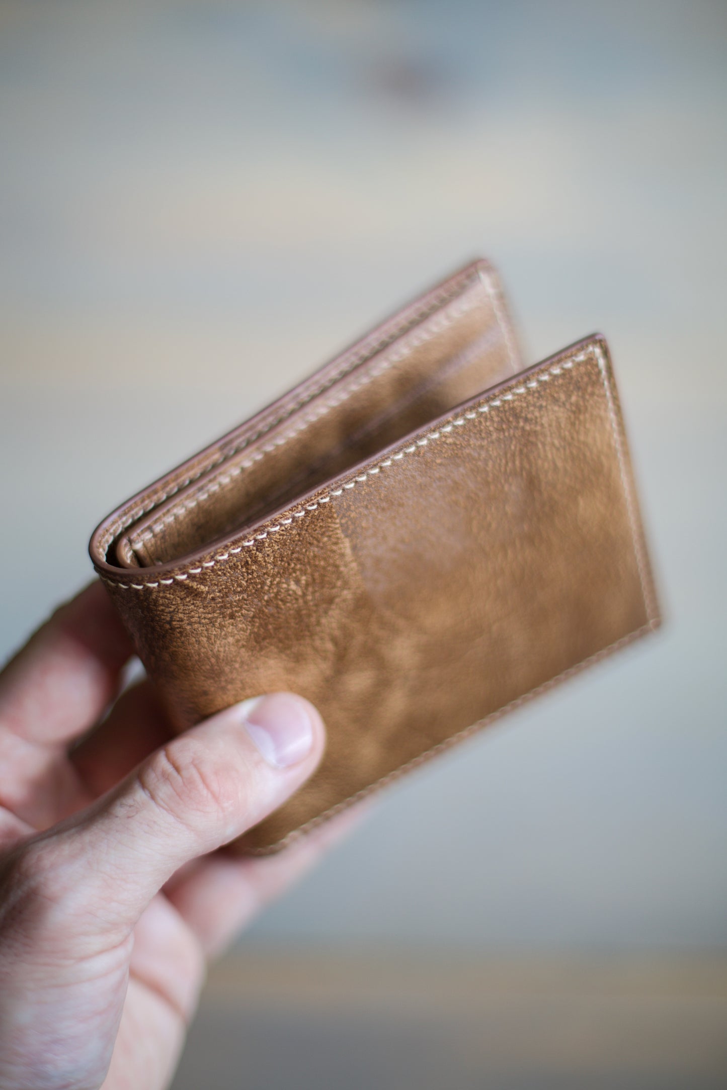 6 SLOT BIFOLD (brown Martina leather)