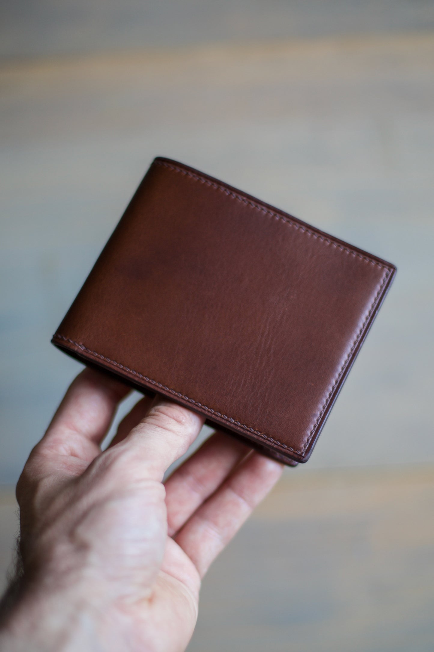 6 SLOT BIFOLD (brown Dakota leather)