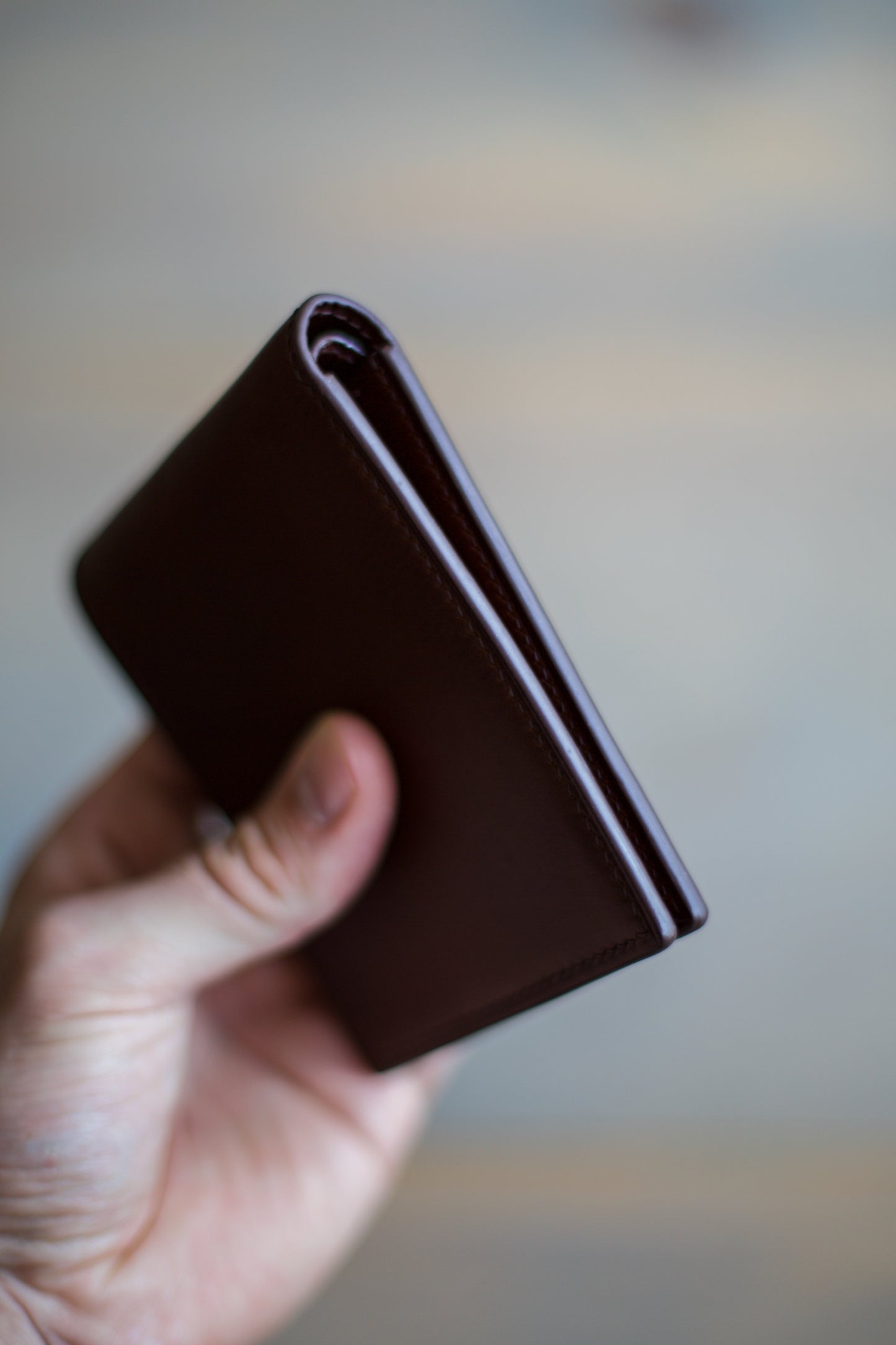 6 SLOT BIFOLD (brown Dakota leather)