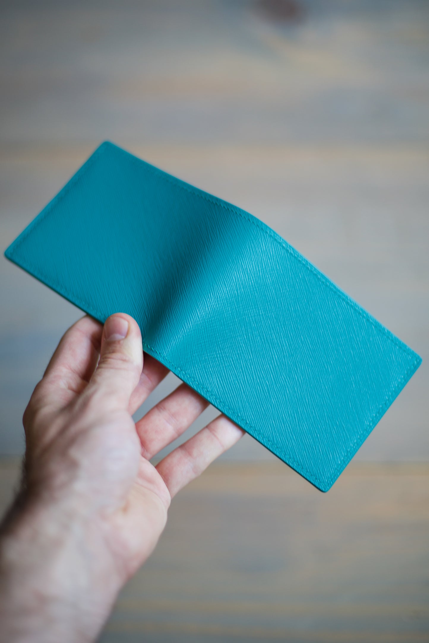 6 SLOT BIFOLD (turquoise saffiano leather)