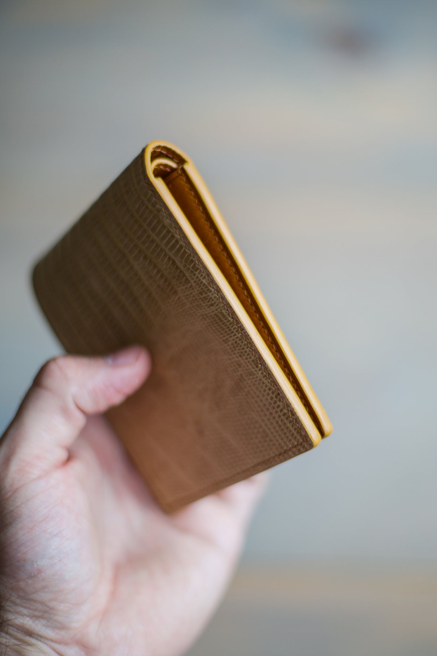 6 SLOT BIFOLD (orange veg tan/ natural lizard leather)