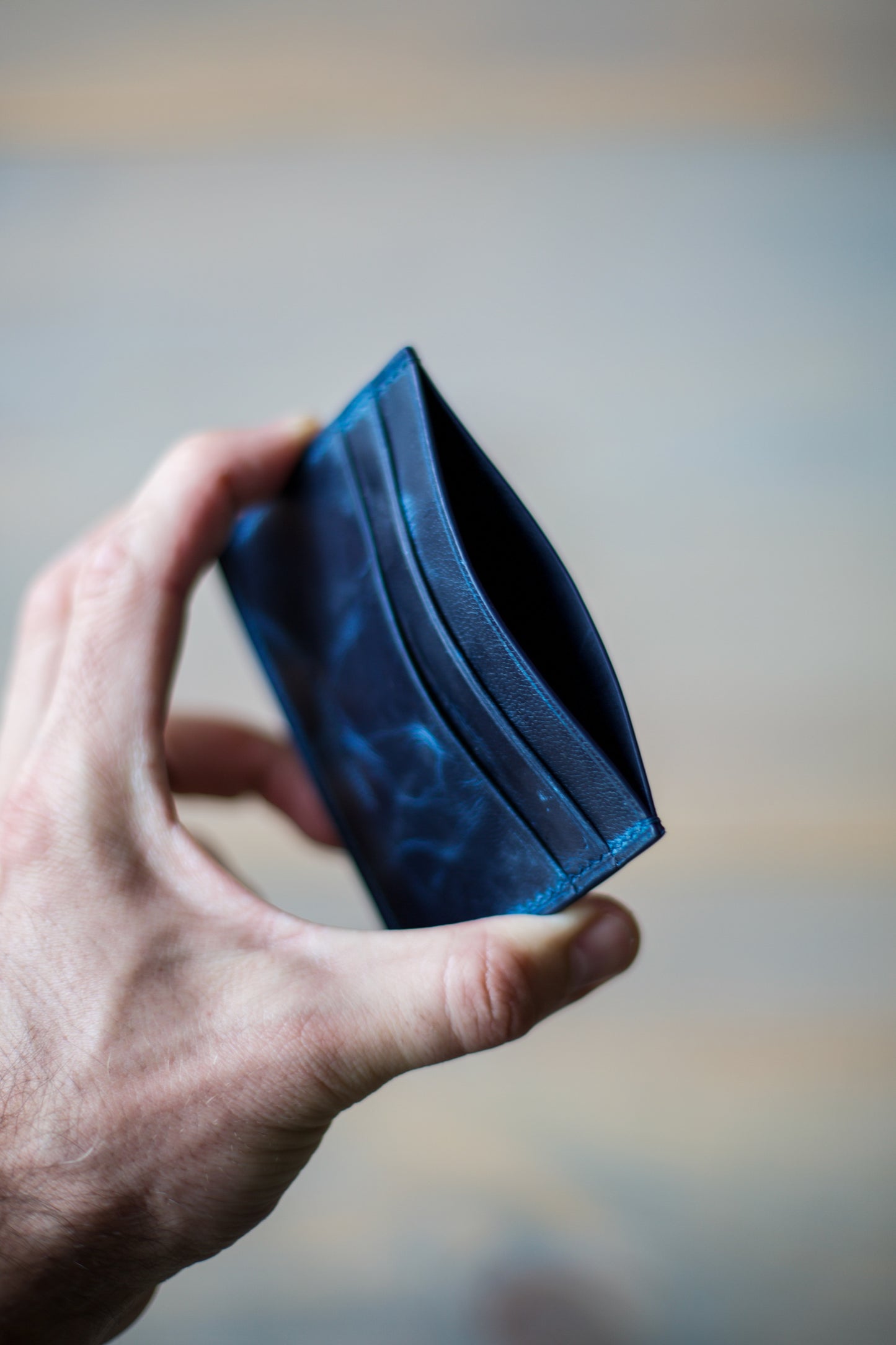 5 POCKET CARDHOLDER (blue Mad Dog leather)