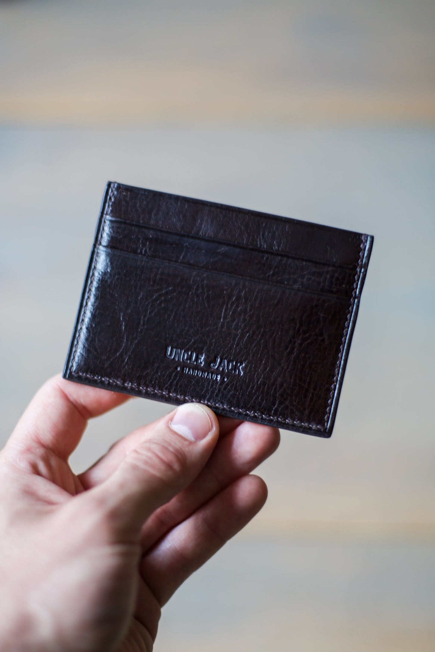 5 POCKET CARDHOLDER (shiny dark brown veg tan leather)