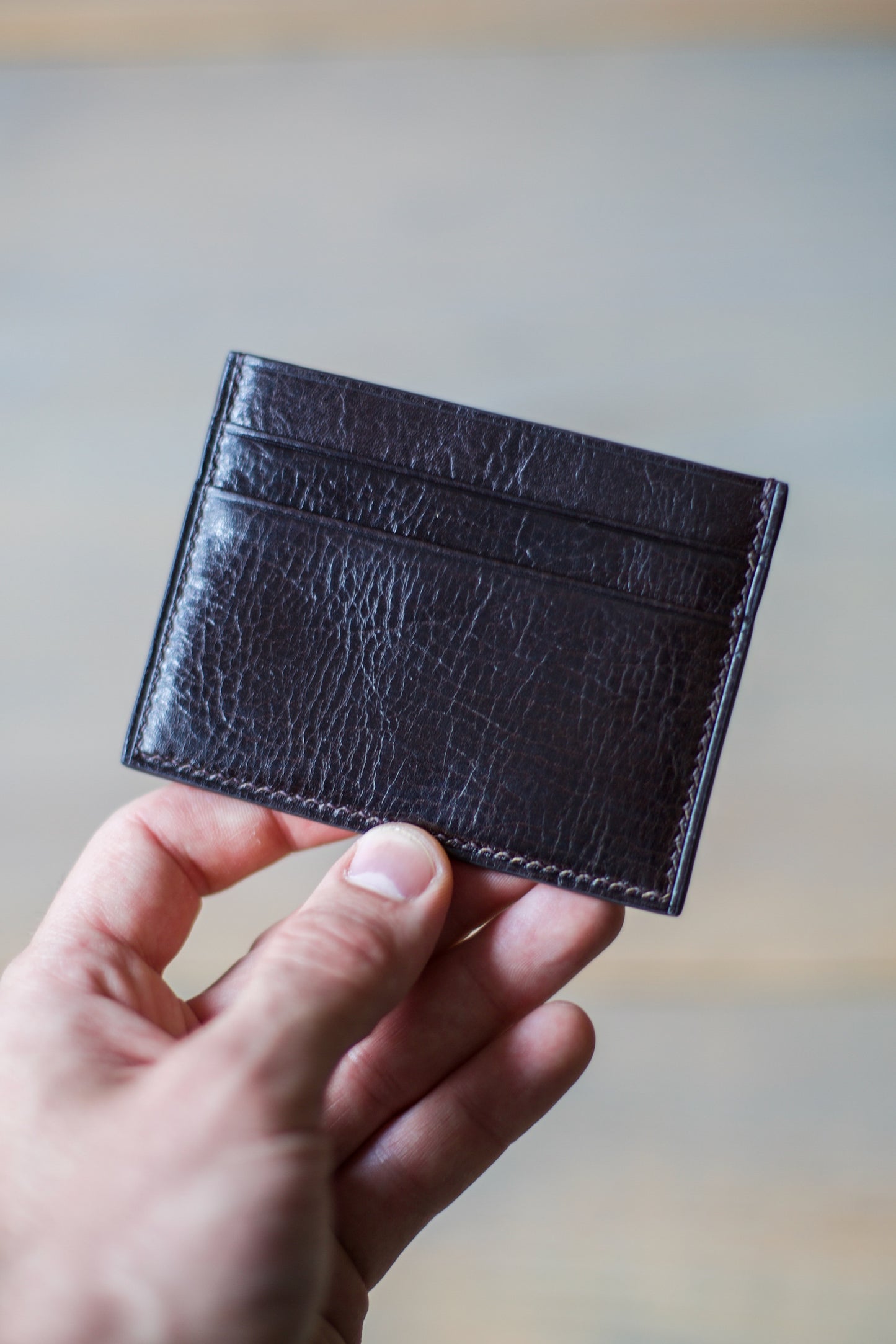 5 POCKET CARDHOLDER (shiny dark brown veg tan leather)