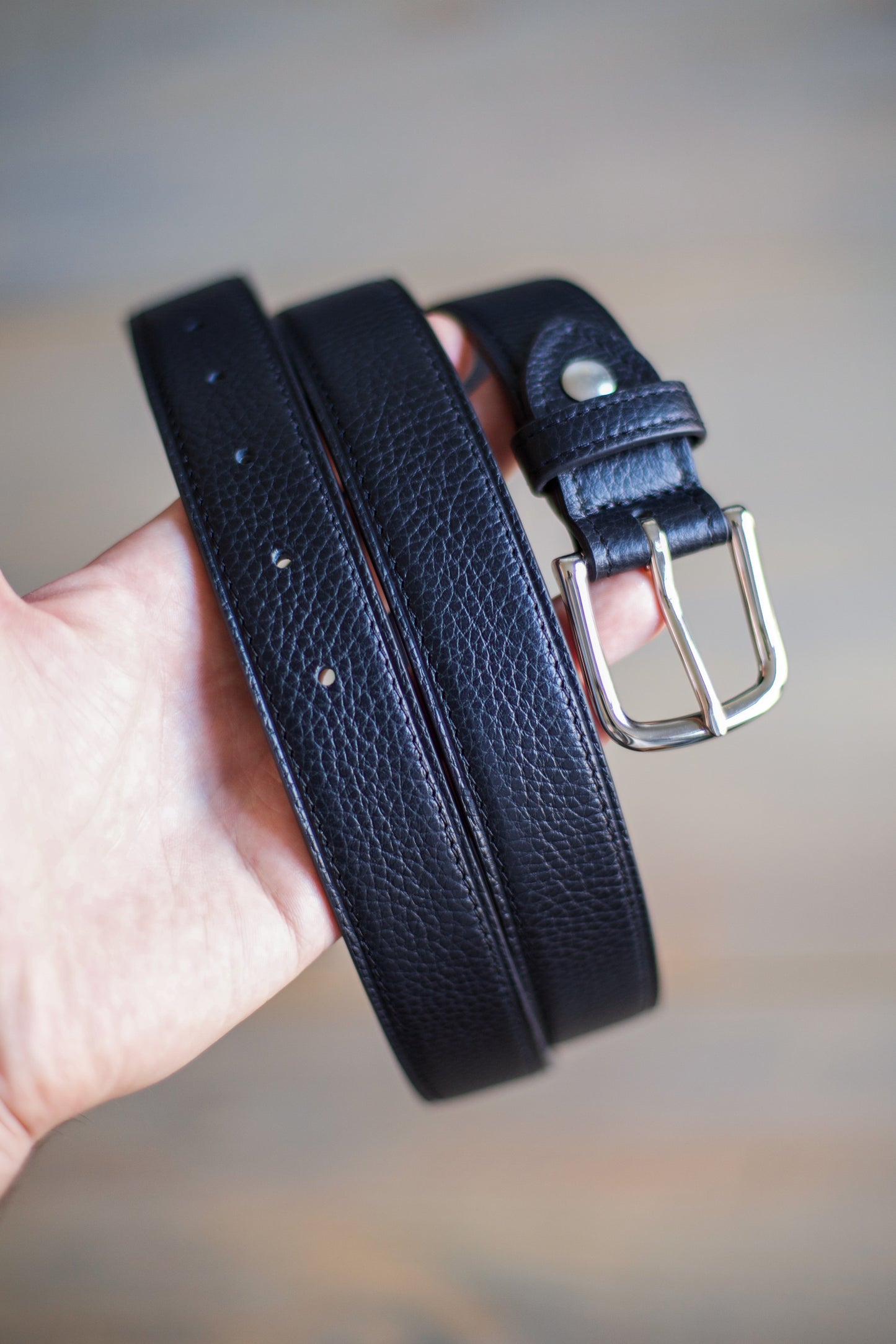 UNISEX BELT WITH SILVER BUCKLE (black pebbled leather)