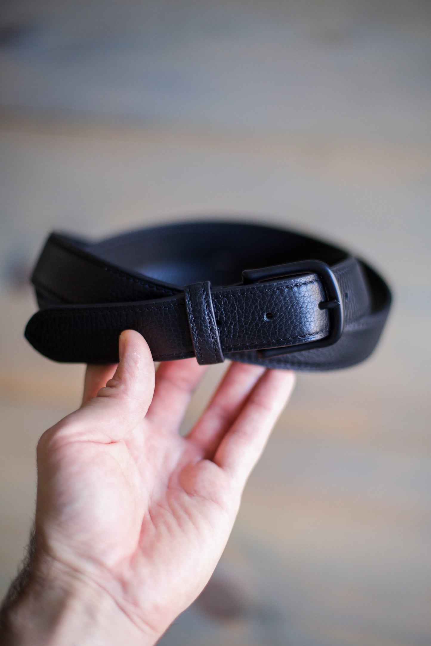 UNISEX BELT WITH BLACK BUCKLE (black pebbled leather)